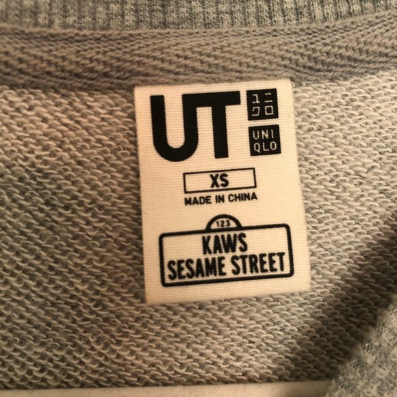 KAWS x Uniqlo x Sesame Street Crewneck - Picture 2 of 2